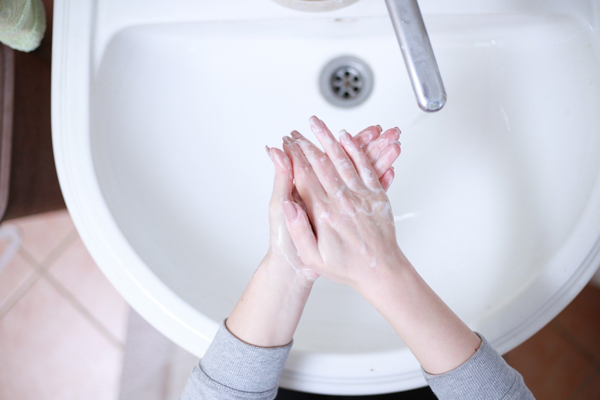 Comment réparer des mains sèches, abîmées?